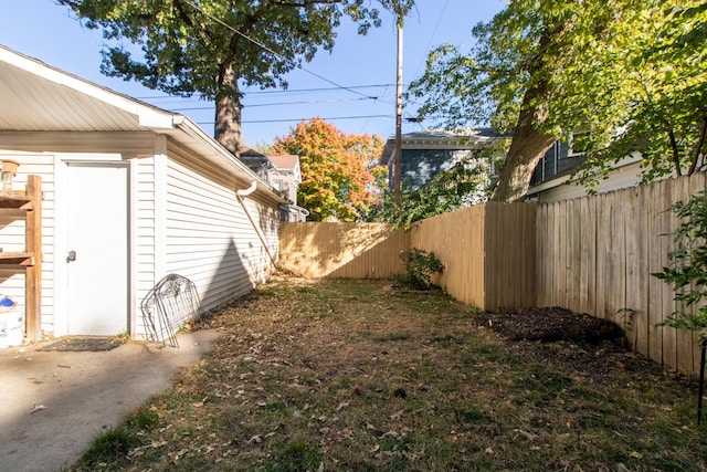 view of yard featuring a fenced backyard