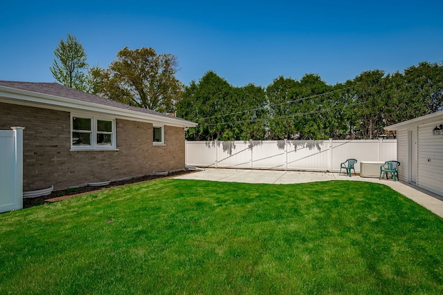 view of yard with a patio