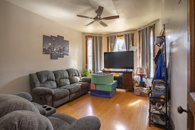 2652 W 22nd Pl, Chicago, IL 60608 - living area featuring a ceiling fan and light wood finished floors