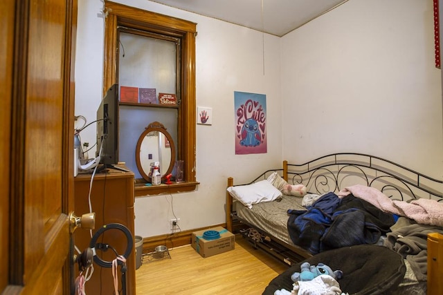 2652 W 22nd Pl, Chicago, IL 60608 - bedroom with wood finished floors and baseboards
