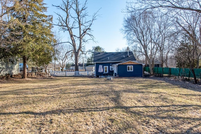 view of yard featuring fence