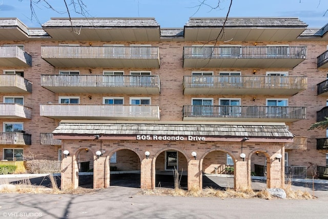 505 Redondo Dr Unit 311, Downers Grove, IL 60516 - view of building exterior