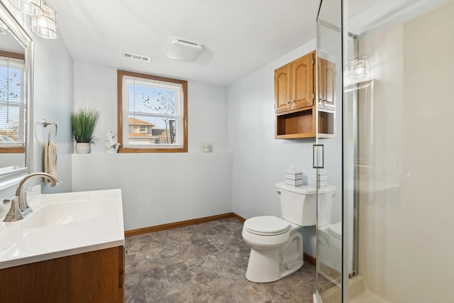 full bath featuring visible vents, baseboards, toilet, a stall shower, and vanity