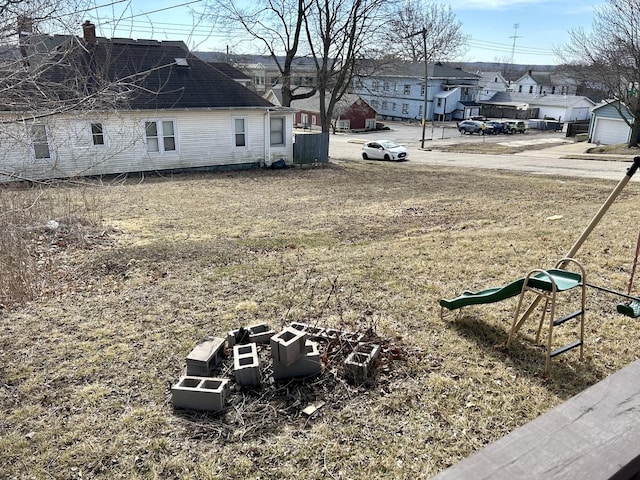 view of yard with a residential view