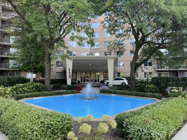 view of swimming pool