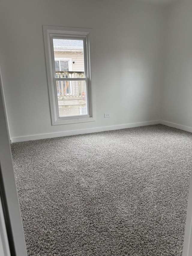 407 Clay St, Ottawa, IL 61350 - unfurnished room with carpet and baseboards