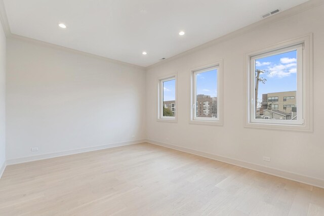 unfurnished bedroom featuring recessed lighting, visible vents, baseboards, and light wood-style flooring