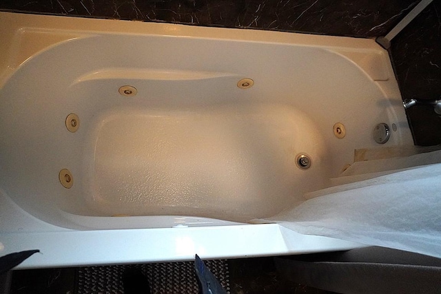 room details with a tub with jets