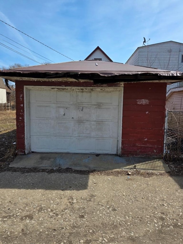 view of detached garage