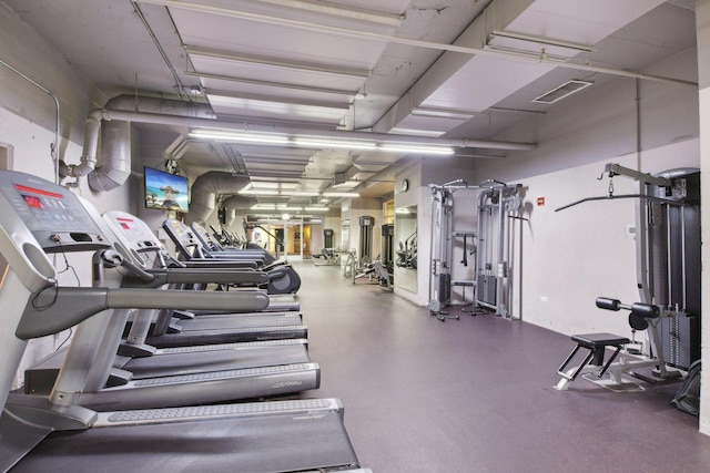 workout area featuring visible vents