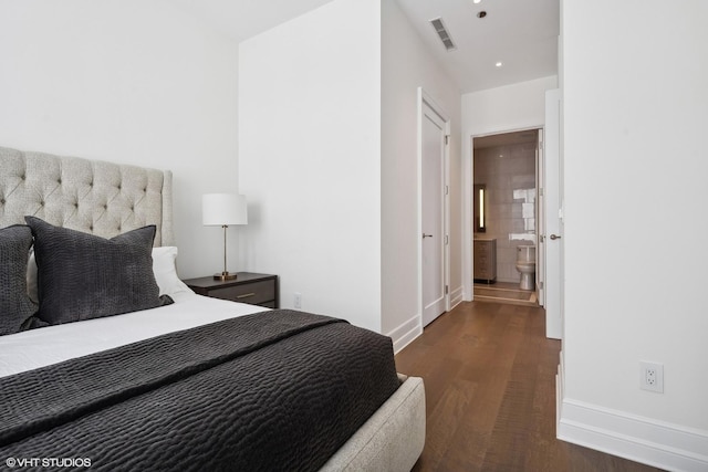 bedroom featuring visible vents, recessed lighting, baseboards, and wood finished floors