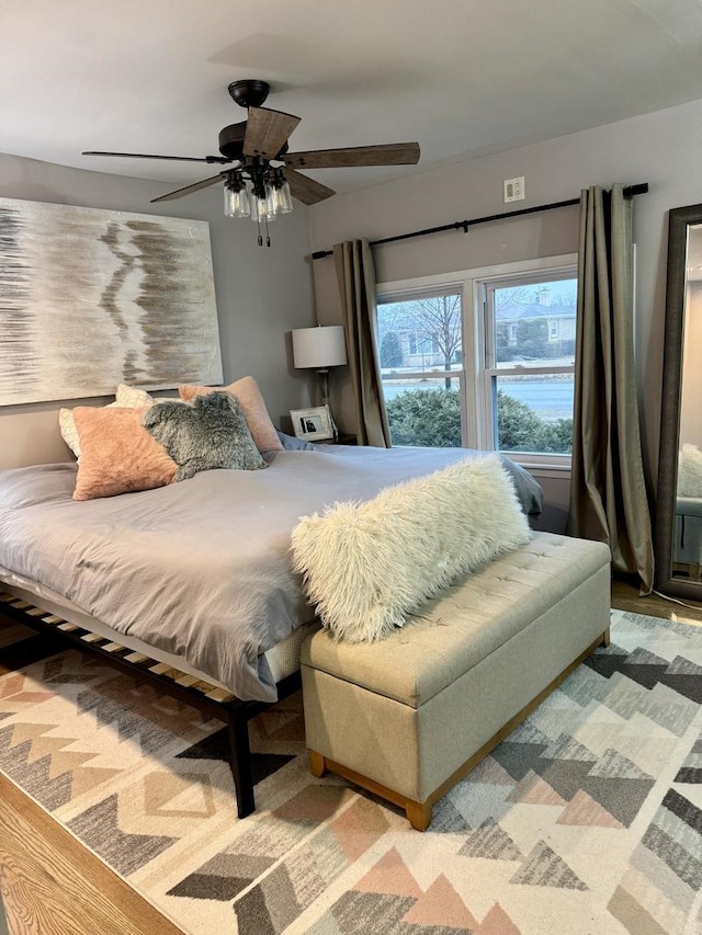 bedroom featuring a ceiling fan