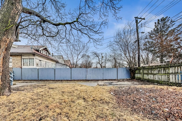 view of yard featuring fence