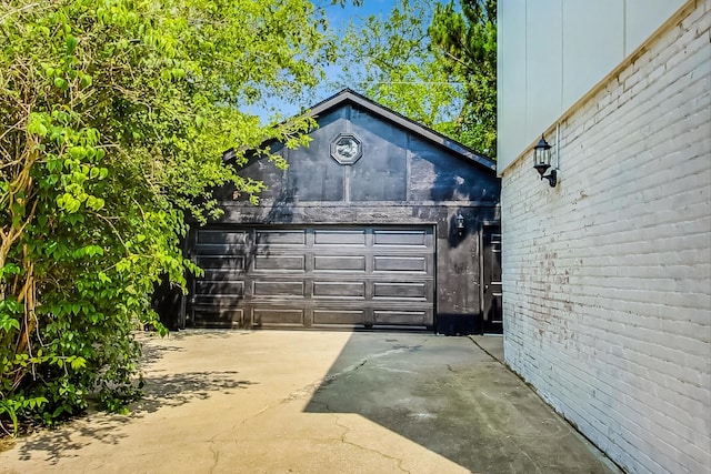 view of detached garage