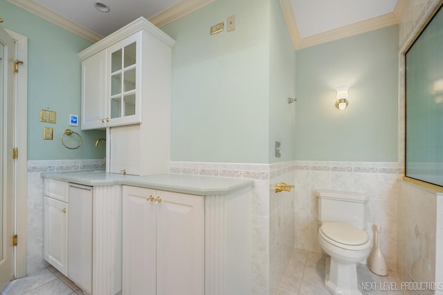1408 N W St, Naperville, IL 60563 - bathroom featuring tile walls, tile patterned floors, wainscoting, and crown molding