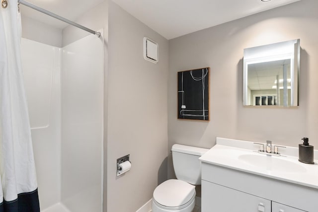 bathroom with a shower with shower curtain, toilet, and vanity