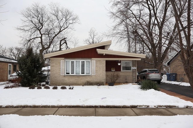 view of front facade with brick siding