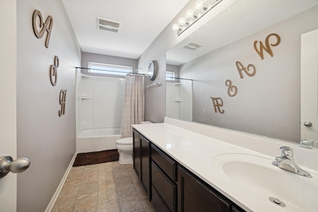 bathroom with visible vents, toilet, shower / tub combo with curtain, baseboards, and vanity