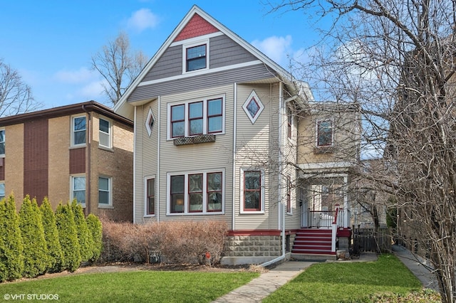 view of front of property featuring a front yard