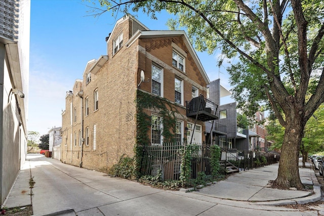 view of building exterior featuring a residential view