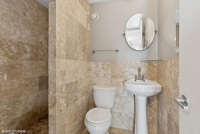 345 W Fullerton Pkwy Unit 1006, Chicago, IL 60614 - full bath with toilet, a walk in shower, and tile walls