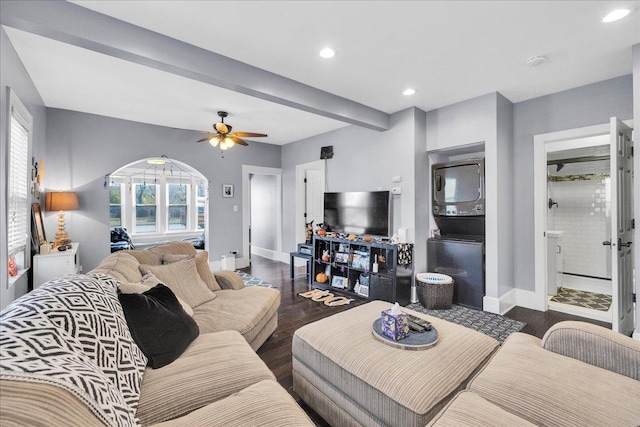 living room featuring dark wood-style floors, recessed lighting, a ceiling fan, and baseboards