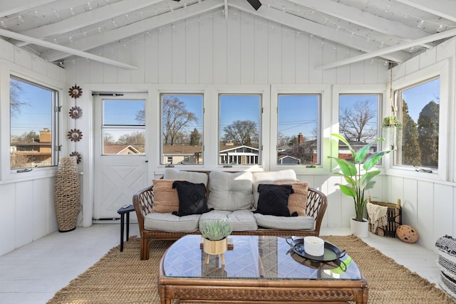 sunroom with vaulted ceiling