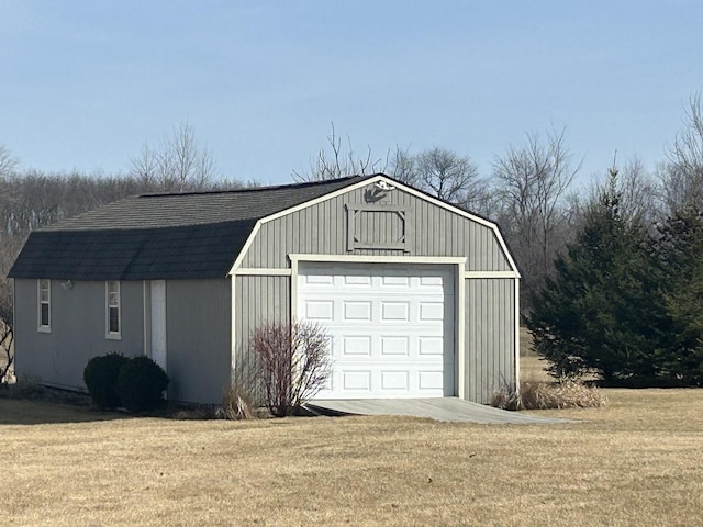 view of detached garage