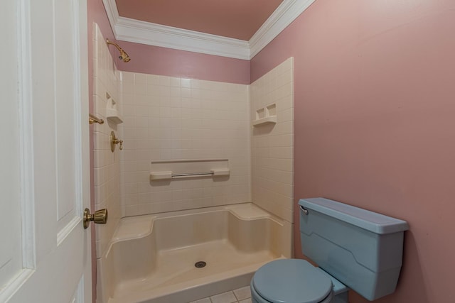 full bath with toilet, a shower, and ornamental molding