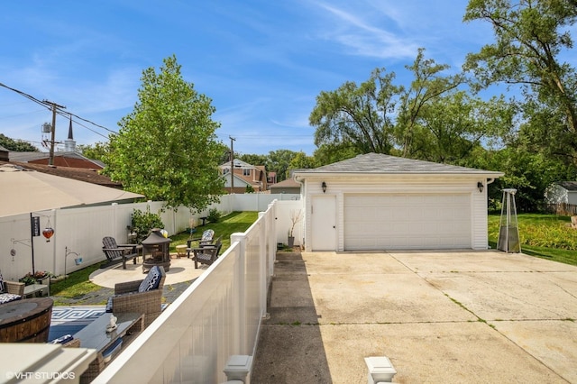 detached garage with fence