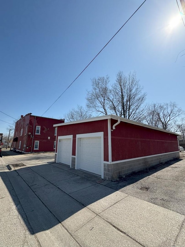 view of detached garage