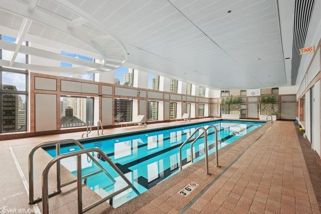 161 E Chicago Ave Unit 32H, Chicago, IL 60611 - view of pool