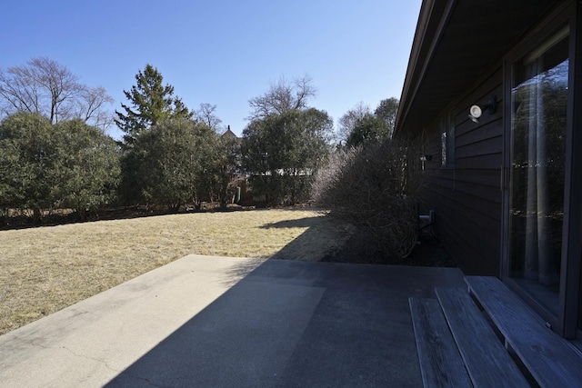 view of yard with a patio