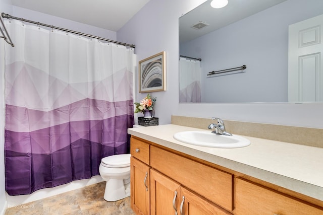 full bathroom with visible vents, curtained shower, toilet, and vanity