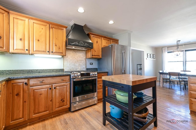 kitchen with light wood-type flooring, recessed lighting, stainless steel appliances, crown molding, and custom exhaust hood