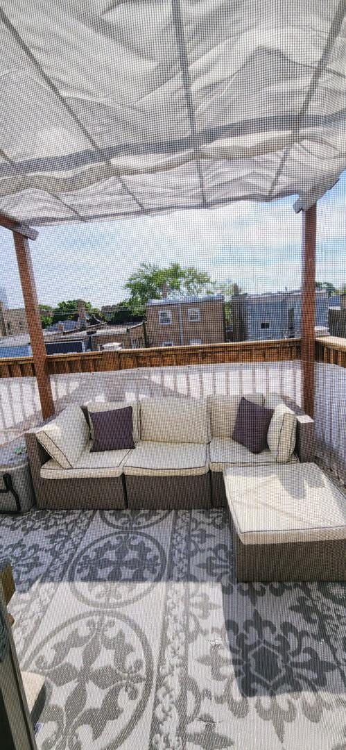 view of patio featuring outdoor lounge area