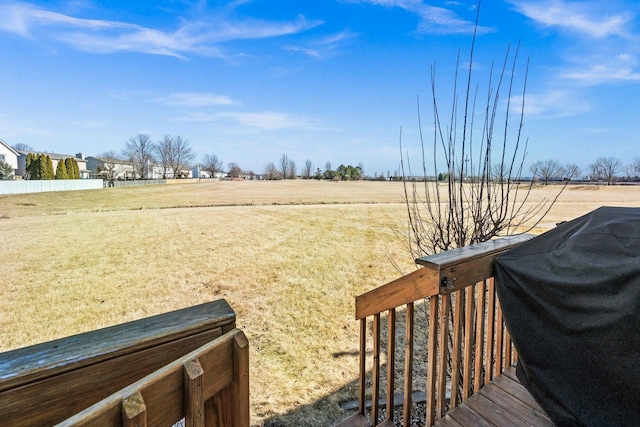 view of yard featuring a rural view