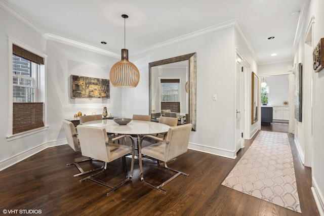 dining space featuring plenty of natural light, recessed lighting, baseboards, and dark wood-style flooring