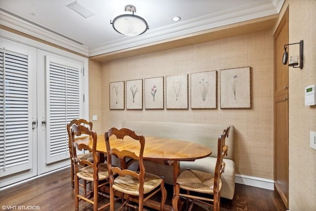 219 E Lake Shore Dr Unit 2Abc, Chicago, IL 60611 - dining room with crown molding, wood finished floors, and baseboards