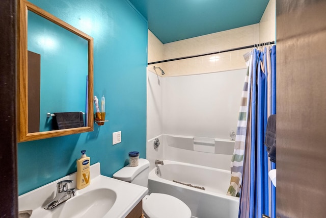 full bathroom with vanity, toilet, and shower / bath combo