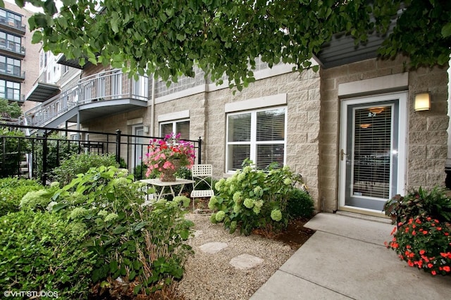 1616 S Indiana Ave Unit A2, Chicago, IL 60616 - entrance to property with fence