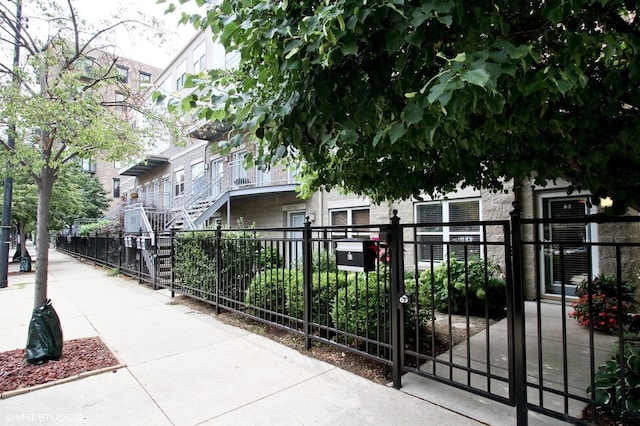 1616 S Indiana Ave Unit A2, Chicago, IL 60616 - exterior space with a gate and fence