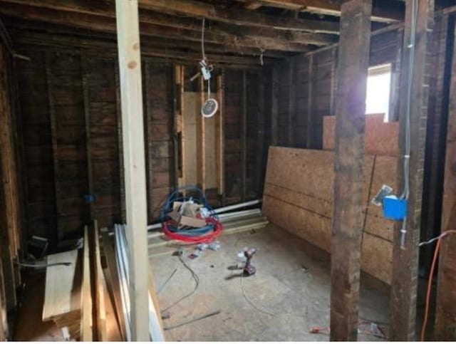 909 W 6th St, Sterling, IL 61081 - view of basement