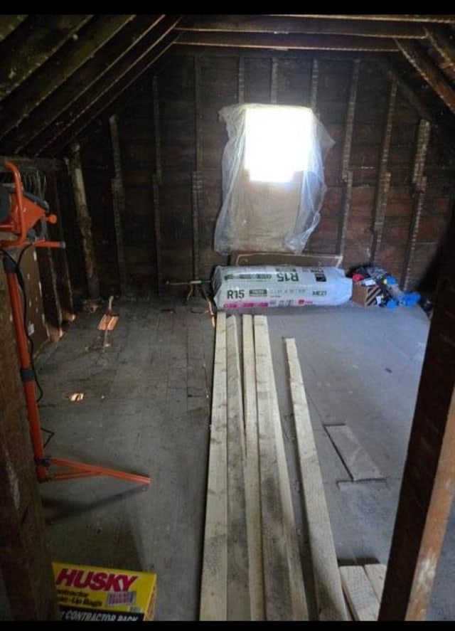 909 W 6th St, Sterling, IL 61081 - view of unfinished attic