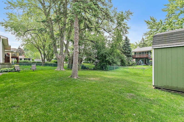 1405 Newcastle Ln, Hoffman Estates, IL 60169 - fenced backyard with a shed