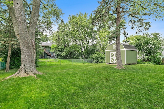 1405 Newcastle Ln, Hoffman Estates, IL 60169 - view of yard with a storage shed
