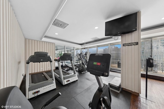 201 E Chestnut St Unit 14E, Chicago, IL 60611 - exercise room with recessed lighting