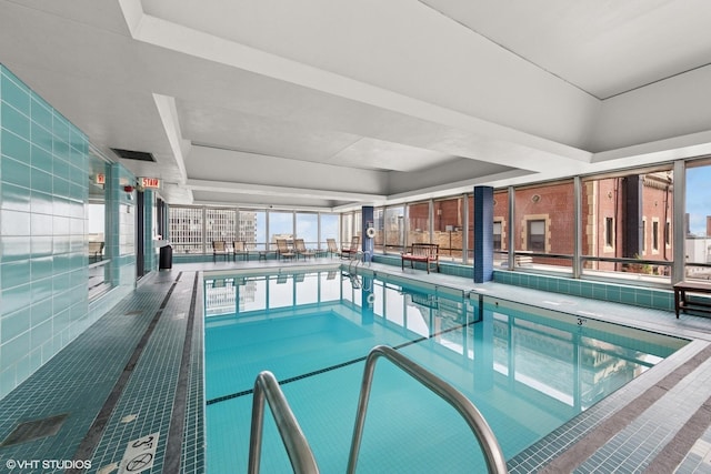 201 E Chestnut St Unit 14E, Chicago, IL 60611 - view of indoor community pool