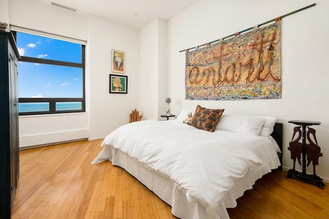 680 N Lake Shore Dr Unit 1602, Chicago, IL 60611 - bedroom with light wood-type flooring and baseboards