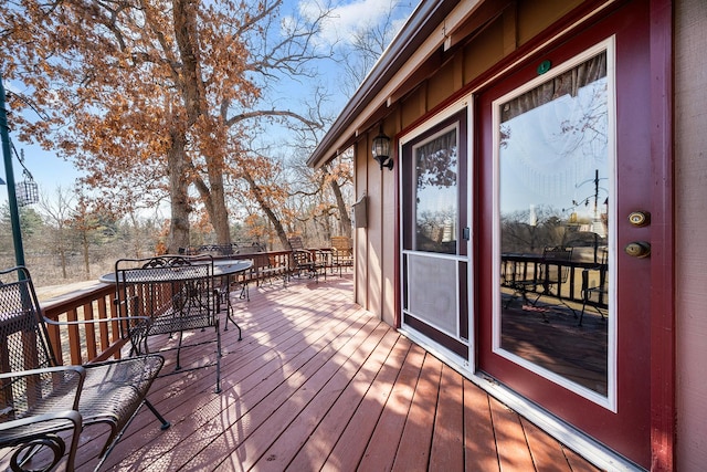 deck featuring outdoor dining space